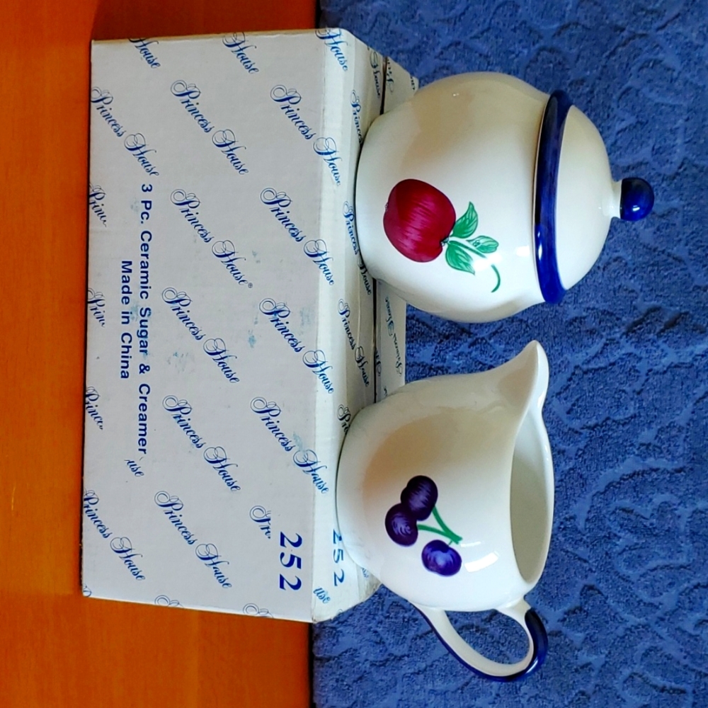 Ceramic Sugar and Creamer Set